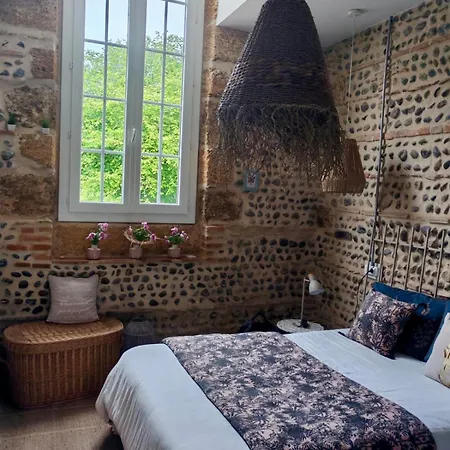 Maison Ancienne école * Cazères-sur-lʼAdour