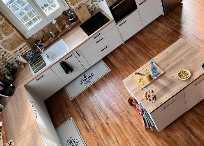 Maison Ancienne Ecole * Cazères-sur-lʼAdour